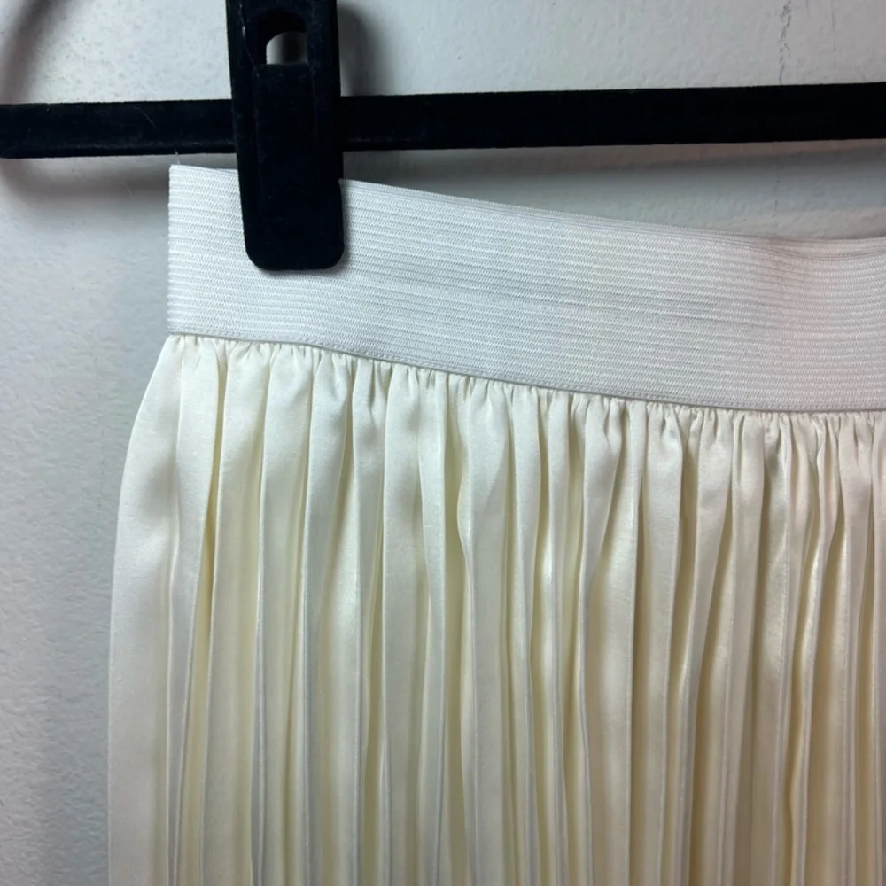 CUPCAKES & CASHMERE Pleated Satin Midi Skirt ivory Pull On Lined Bridal Sz Small